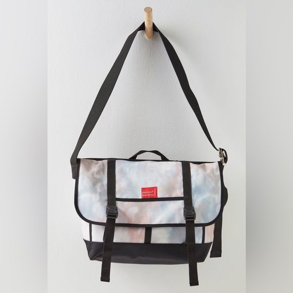 NWT FP Movement X Manhattan Portage Messenger Bag ~Cloud~